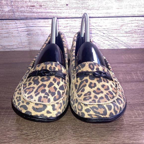 EUC Clarks Women's Ashland Tan Leopard Suede Size 7.5 - Picture 3 of 13